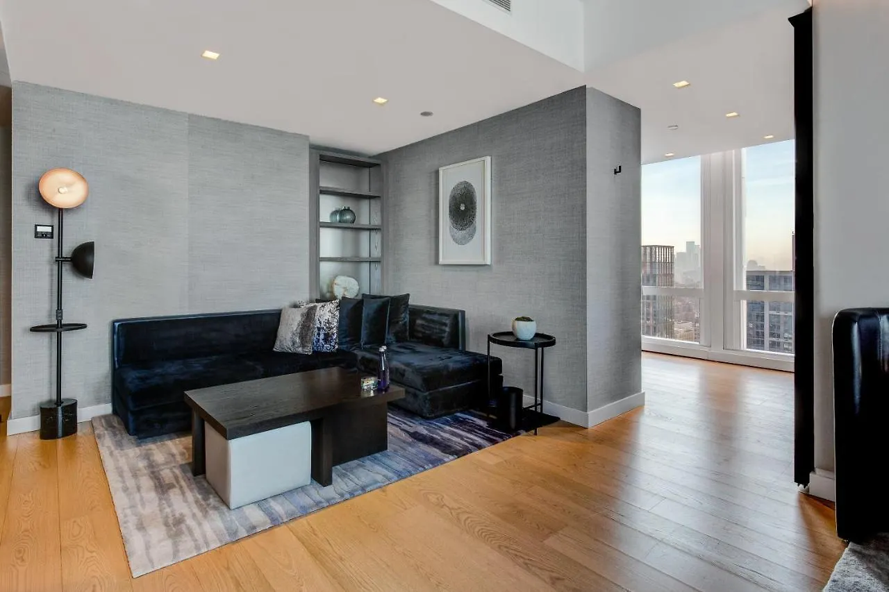 Equinox Hotel New York 5*,