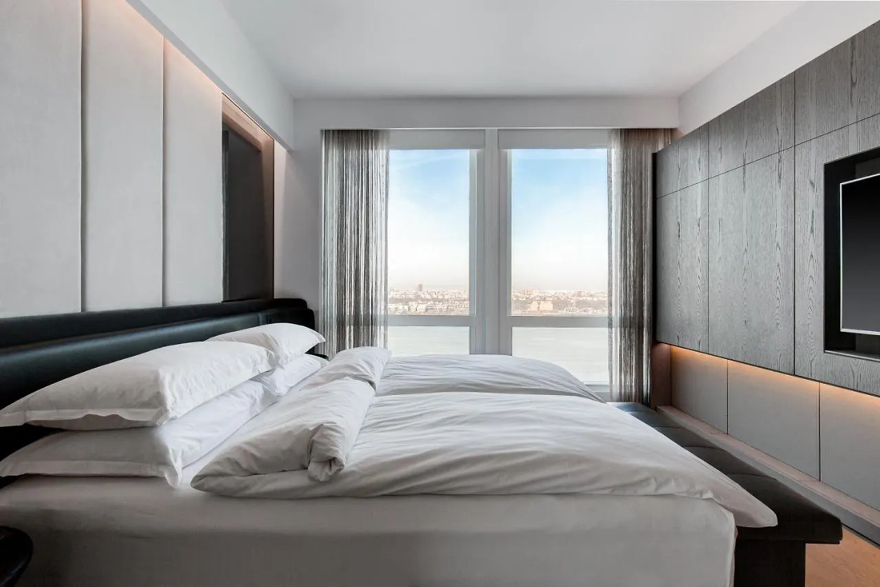 Equinox Hotel New York 5*,