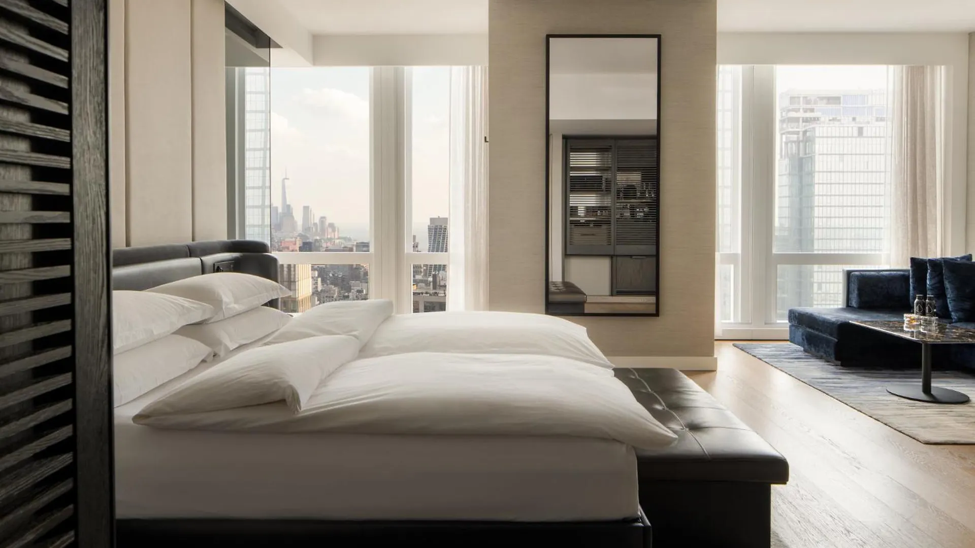 Equinox Hotel New York 5*,